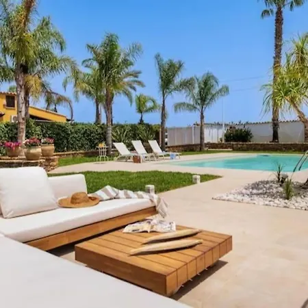 Posh With Pool & Jacuzzi *