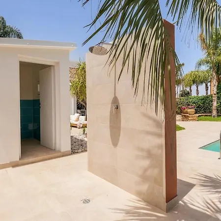 빌라 Posh With Pool & Jacuzzi