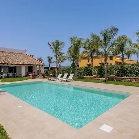 Posh With Pool & Jacuzzi *
