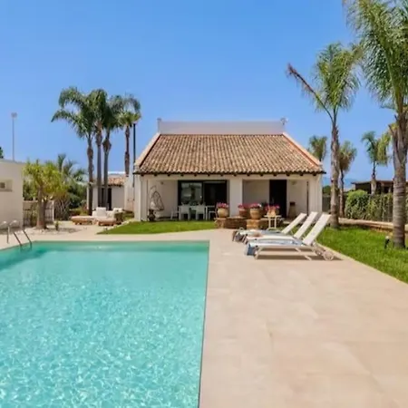 Posh With Pool & Jacuzzi *